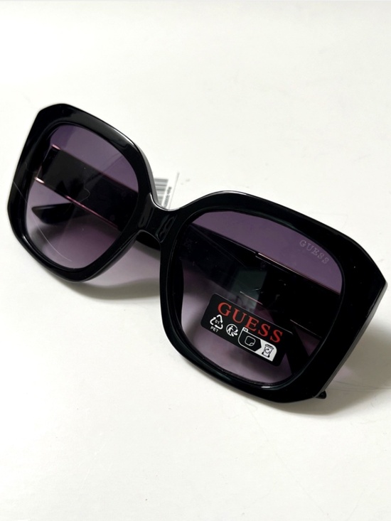 New GUESS Oversized Square Sunglasses GO00074 Black Gold main image 4